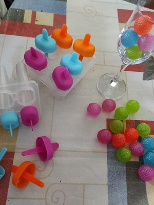 Ice pop molds and reusable ice cubes used, set of 12 and 20 pieces