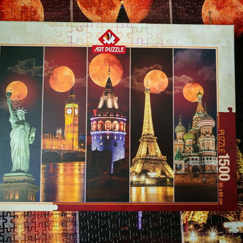 Art Puzzle 1500 pieces like new, Bloody Moon, Eren Malchok