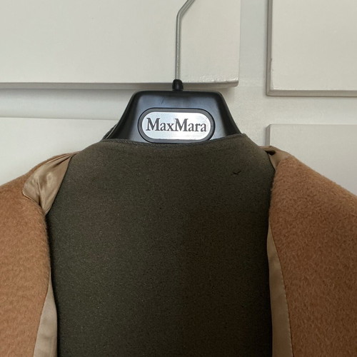 Max Mara camel coat size 40/42 like new with satin lining
