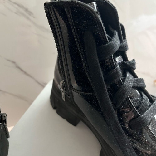 Luigi girls' boots size 35 black like new