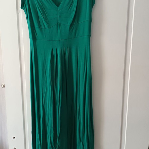 Lola jersey midi dress with sleeves new, green size 36