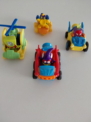 Super Zings figures and vehicles used, set of 4 pieces