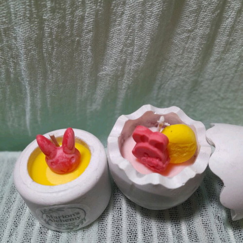 Soy candles with Easter theme in handmade plaster bases, new