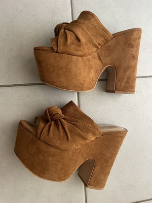 Suede platform sandals size 36 like new, brown