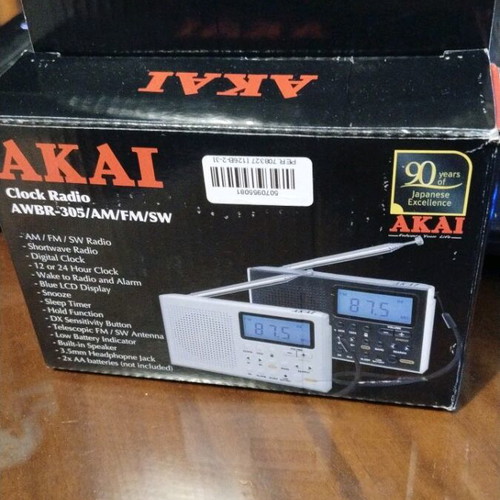 Akai digital world band receiver DX FM/AM/SW clock alarm