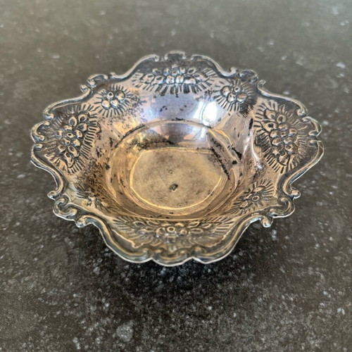 Silver bowl 925 used with embossed floral design 68g