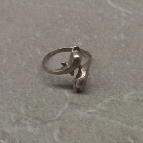 Silver ring with dolphins like new, 925 silver