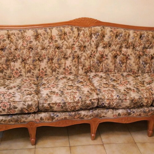 Sofa in very good condition, like new