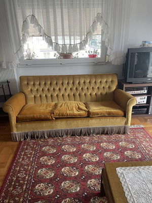 Living room set like new with three-seat sofa, two armchairs and two small armchairs
