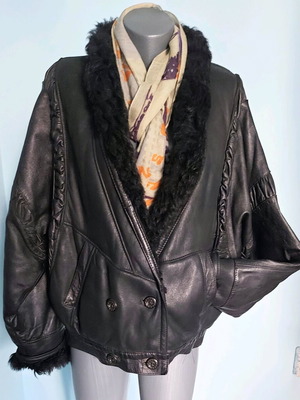 Vintage Shearling leather jacket like new, black