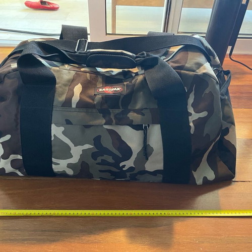 Eastpak big duffel bag like new, brown camo