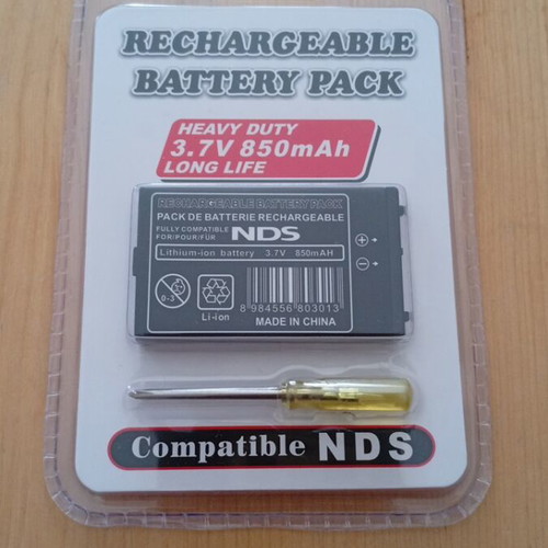 Nintendo DS Battery 3.7V 850mAh original new with screwdriver