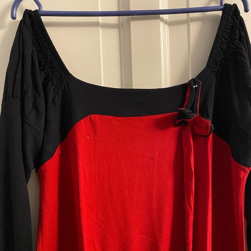 Blouse XL used, red with black and bow detail