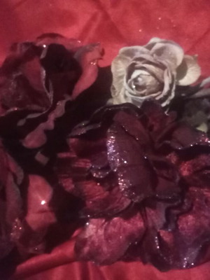 Artificial flower bouquet like new, 5 handmade pieces