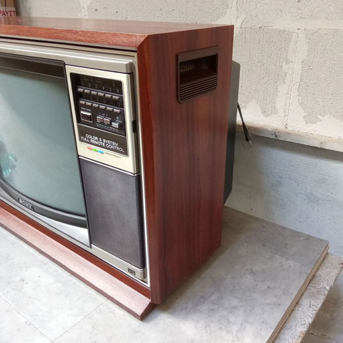 Sony Trinitron KV-2032 retro cabinet TV used, 1980s