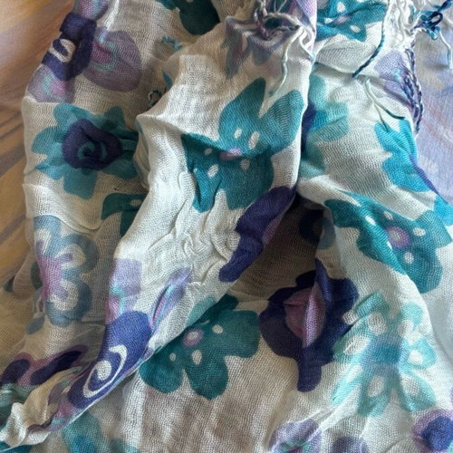 Basmína scarf like new, blue floral viscose and cotton