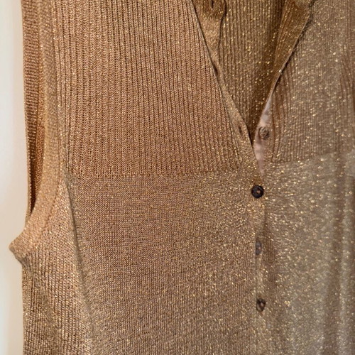 Dress blouse gold like new, size M
