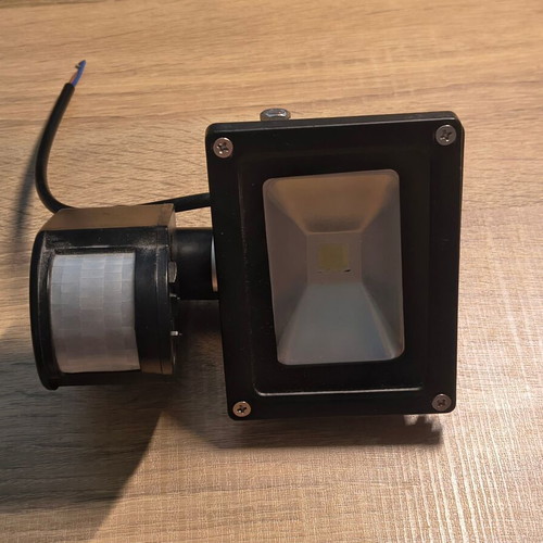 10W LED Floodlight with PIR Motion Sensor, 12V, IP65