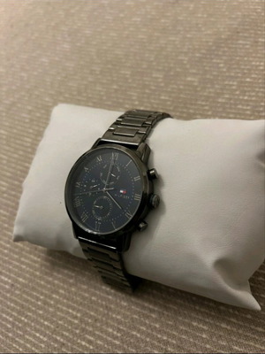 Tommy Hilfiger wristwatch used, gray