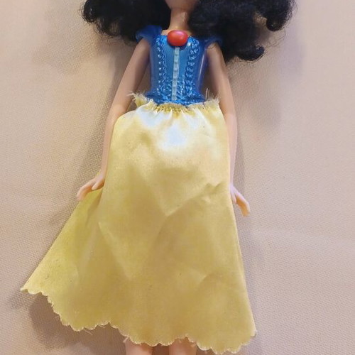 Hasbro Disney Princess Snow White doll used with belt