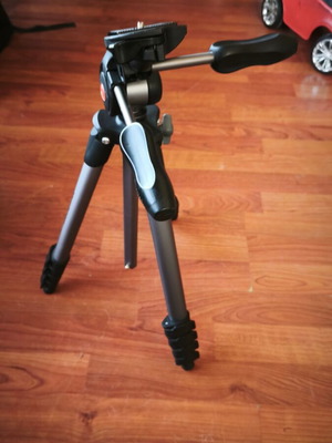 Manfrotto photographic tripod like new, max height 165 cm