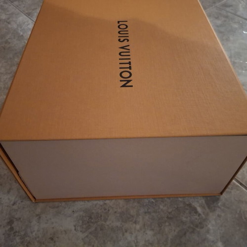 Louis Vuitton packaging box new, 30×27×15 cm, imperial saffron