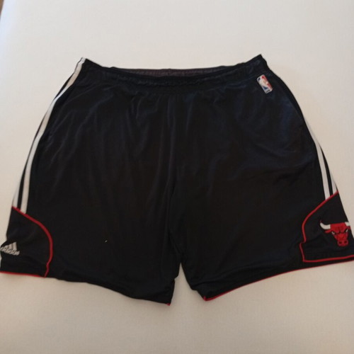 Authentic Chicago Bulls basketball shorts, size XXL