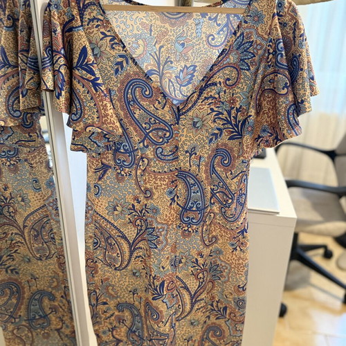 Chicard dress with paisley print size Small like new