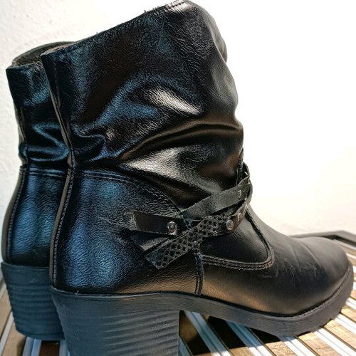 Black ankle boots used No39