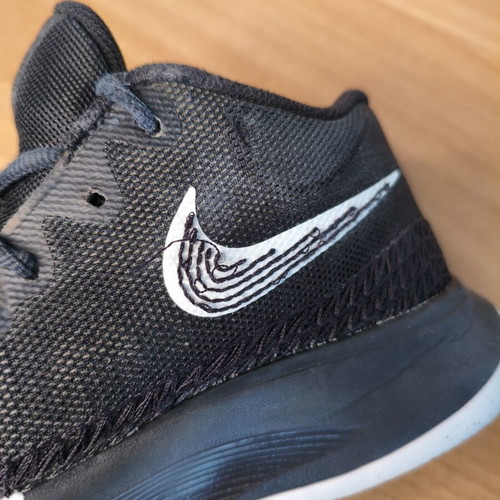 Nike Kyrie Flytrap 6 sneakers like new, size 40, black and white