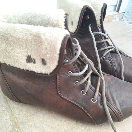 Axel brown flat ankle boots with fur size 38 like new