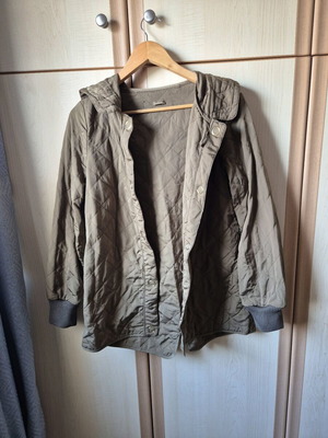 ZARA WOMAN Quilted Jacket with Hood S like new