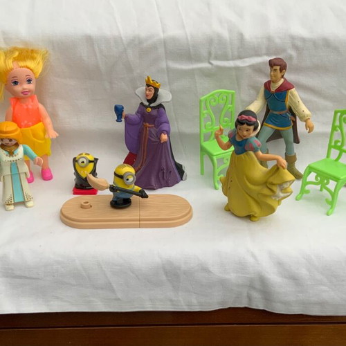 Miniature toys used, old and new figures set