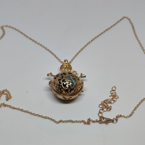 Snowman Pendant Necklace with Colorful Pom Poms like new, gold tone