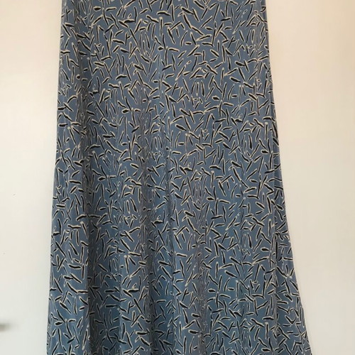 Midi skirt Max Mara Weekend 100% silk like new, size XS-S