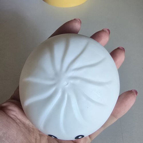 Squeeza Dumpling white squishy toy