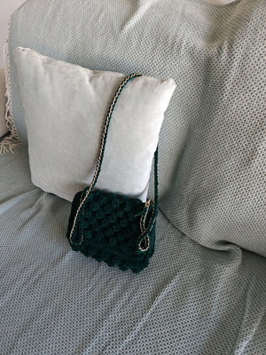 Handmade knitted shoulder handbag green like new