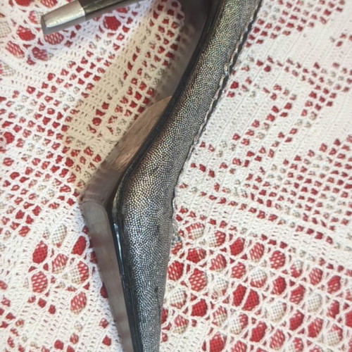 Decorative Stiletto Shoe Ring Holder used, holds 10 rings, black and silver