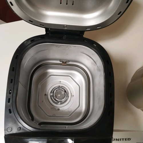 United bread maker BM 5127 like new