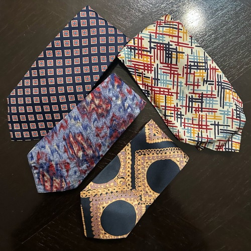 Set of 4 Men's Regular Width Ties with Retro and Geometric Designs like new