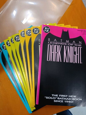 Dc Batman Legends of the Dark Knight like new, collectible cards in 4 colors
