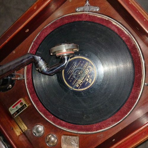 Gramophone used from 1800 with records and needles