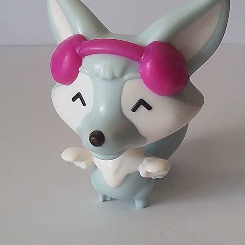 Kinder Ice Skating Winter Gray Fox figure used