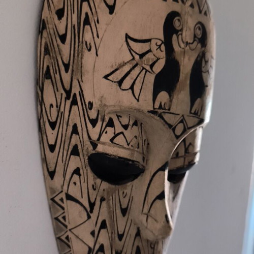 Wooden African wall mask used, 30x18 cm