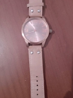 Wristwatch like new, women's beige with large dial