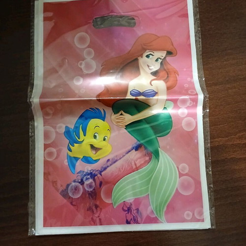 Mermaid gift bag new with ring, hairpin and candy box