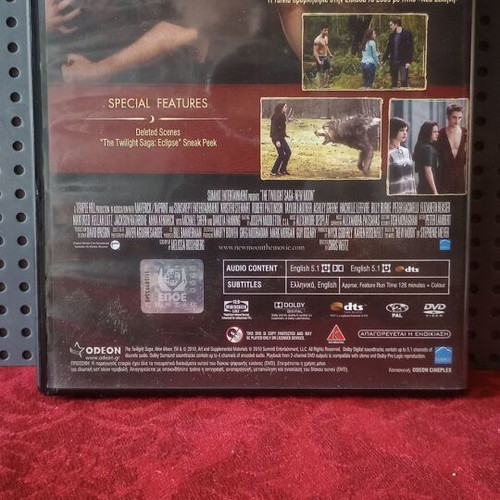 New Moon DVD used, with subtitles
