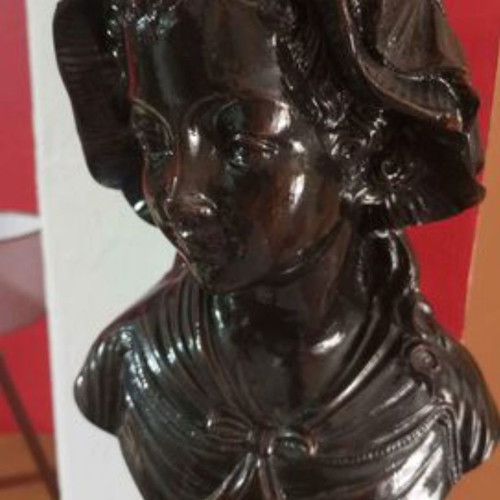 Bust of a girl used