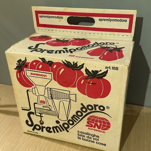 Tomato masher like new