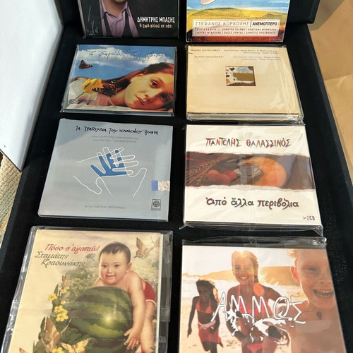 CDs έντεχνα σαν καινούργια, πακέτο περίπου 100 τεμαχίων
